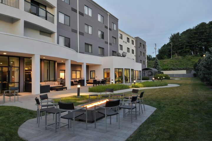 Courtyard by Marriott Harrisburg Hershey
