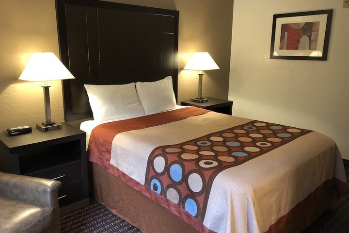 Room 25 of 32