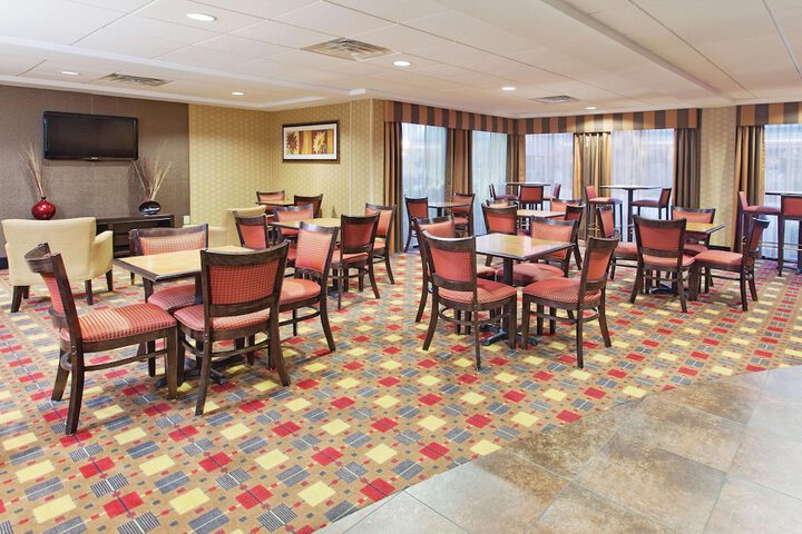 La Quinta Inn & Suites by Wyndham Warner Robins - Robins AFB