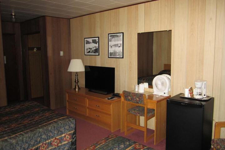 Room 39 of 48
