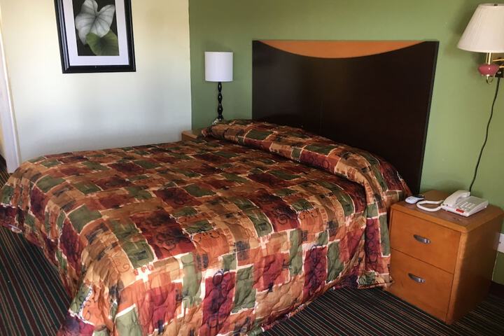 Room 28 of 46