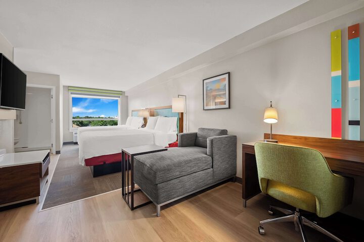 Room 10 of 40