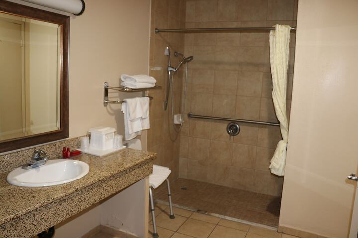 Room 6 of 16