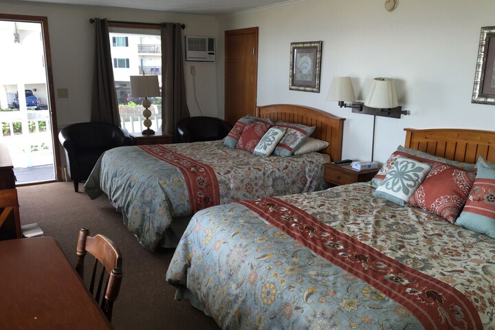 Room 33 of 51