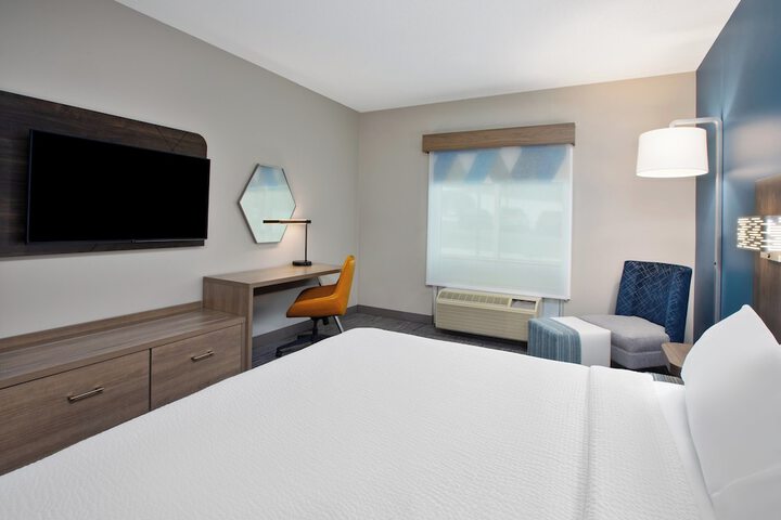 Holiday Inn Express Hotel & Suites Grand Rapids-North by IHG