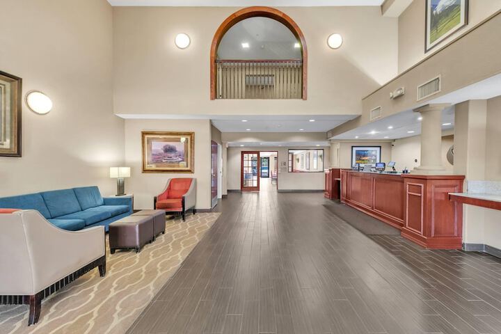 Comfort Suites Lakewood - Denver