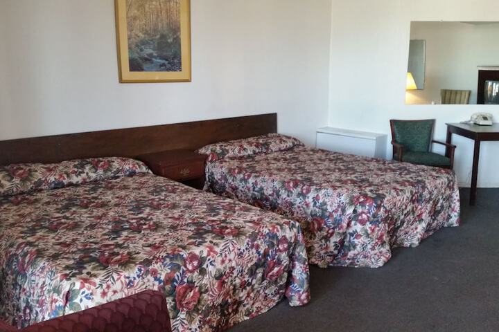 Room 11 of 18