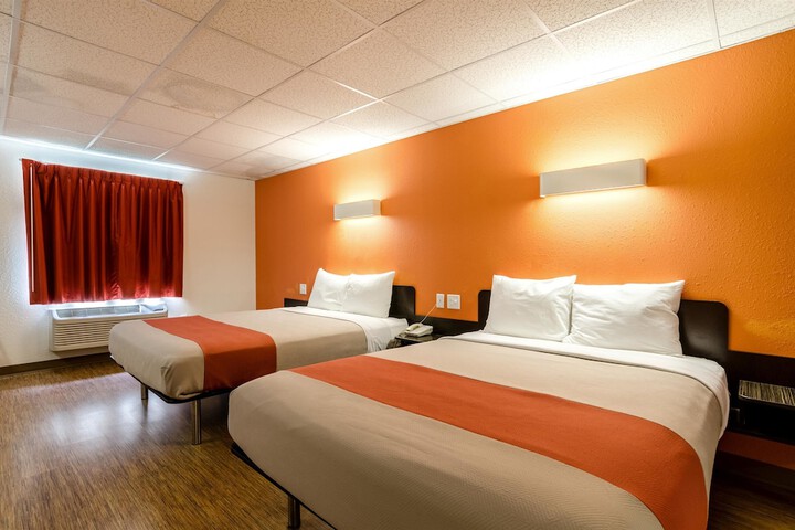 Room 43 of 47