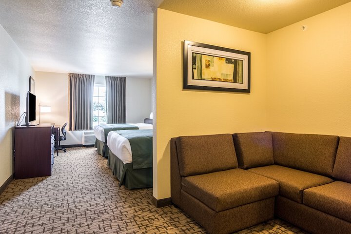 Cobblestone Hotel & Suites - Greenville