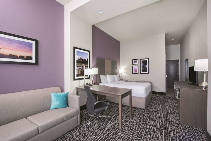 Room 13 of 28
