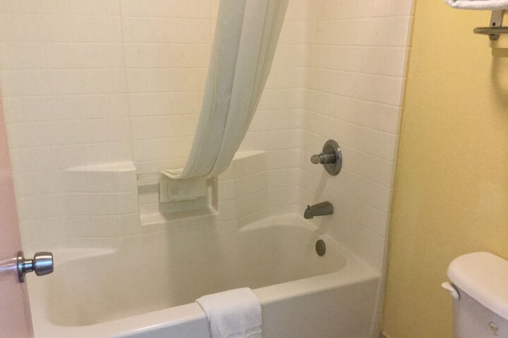Room 9 of 37