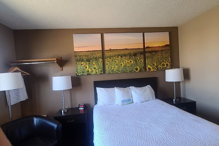 Days Inn by Wyndham Watertown