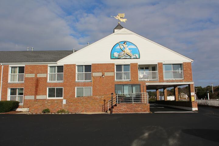 Hotel 2 of 64