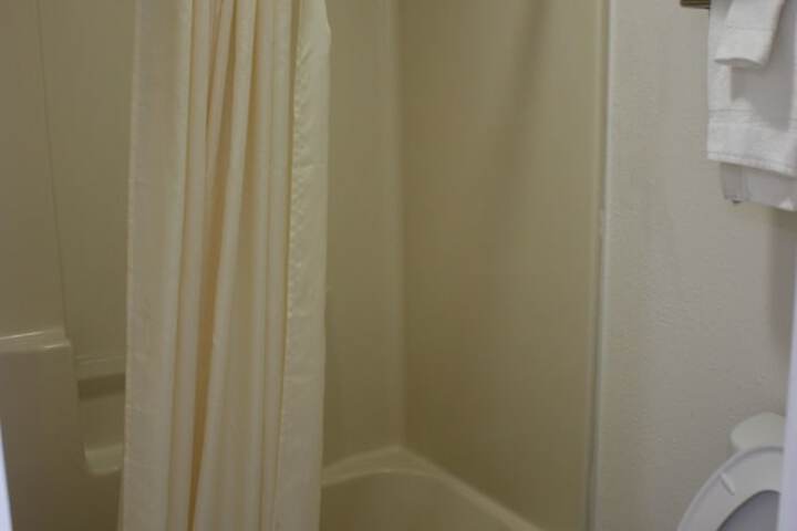 Room 16 of 37