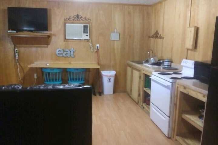 Whispering Creek Lodging & RV Resort