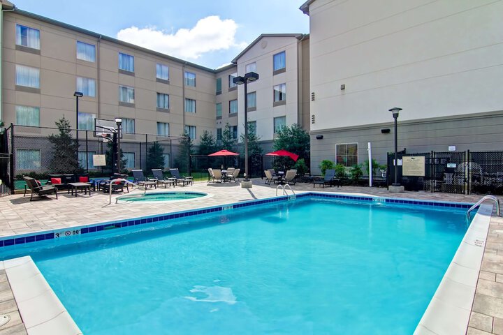 Pool 4 of 42