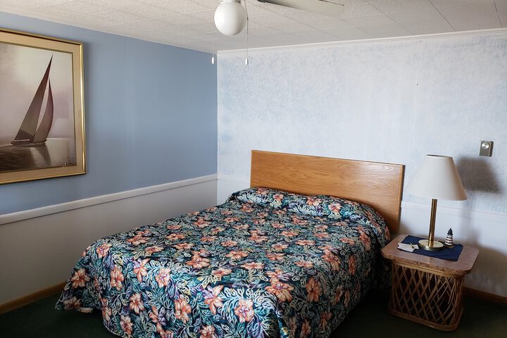 Algoma Beach Motel