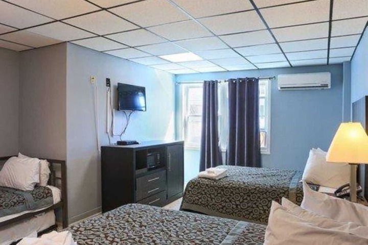 Room 20 of 33
