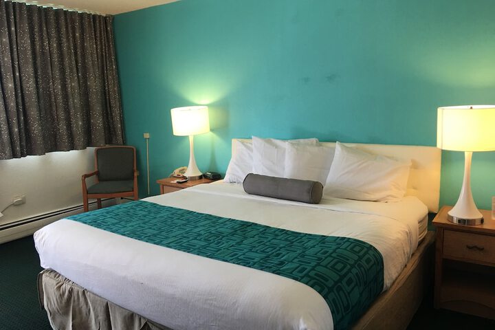 Room 13 of 19
