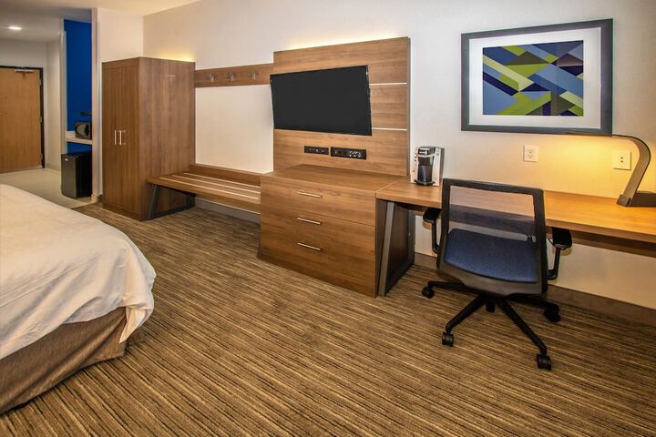 Room 103 of 135