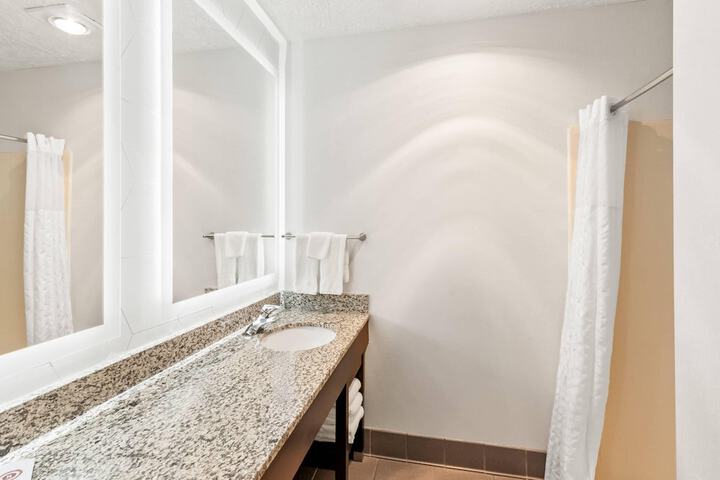 Comfort Suites Clackamas