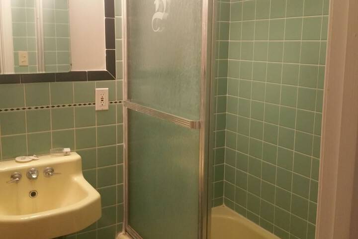 Room 48 of 65