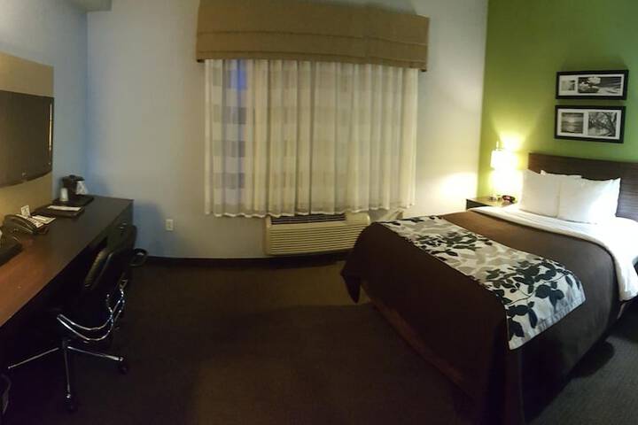 Room 27 of 64