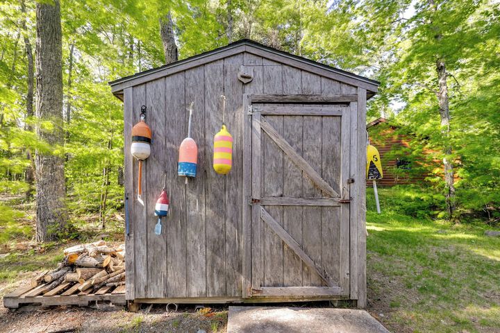 Waterfront Maine Vacation Rental w / Private Dock