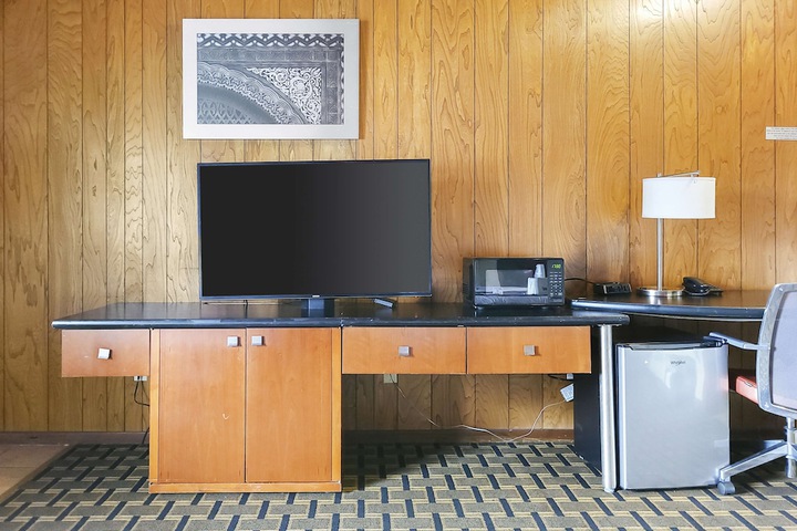 Room 8 of 26