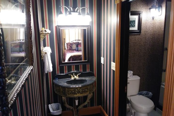 Room 25 of 60