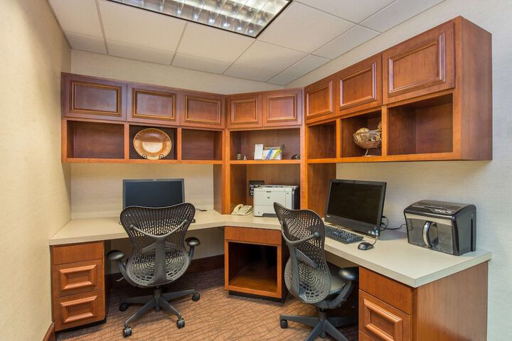 Business Center 33 of 34