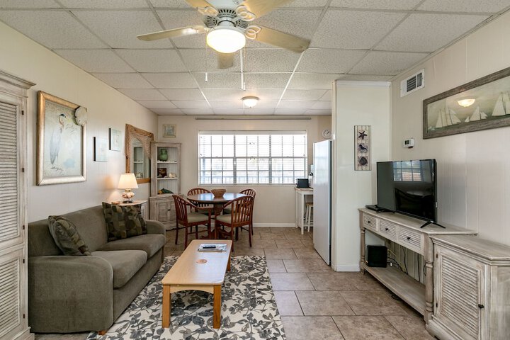 Room 15 of 19