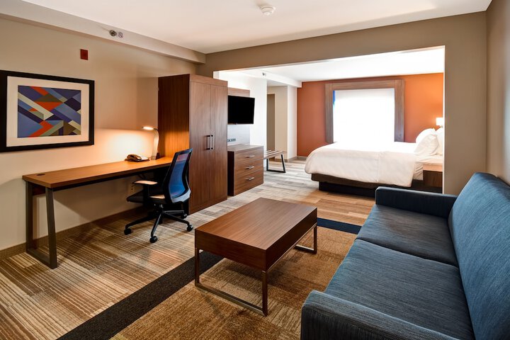 Room 13 of 40