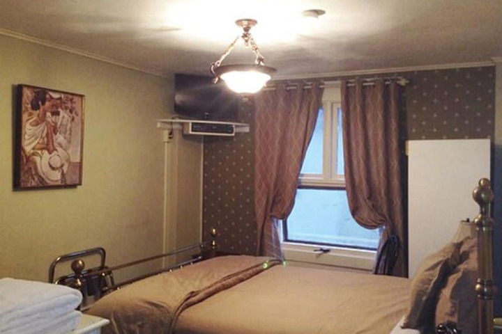 Van Gilder Hotel