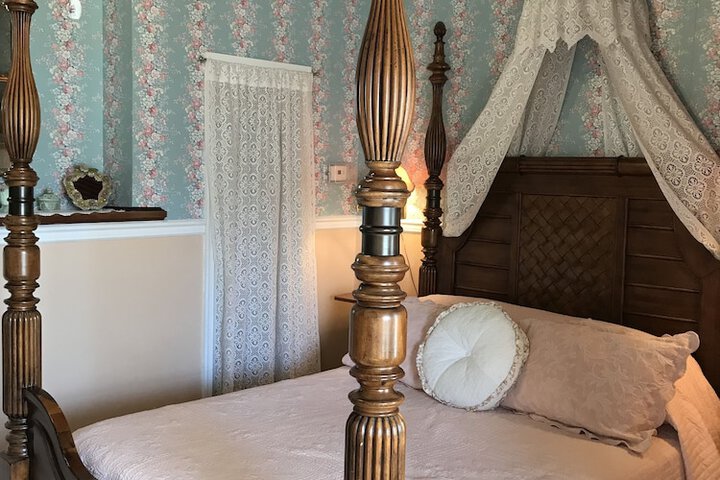 Room 30 of 82