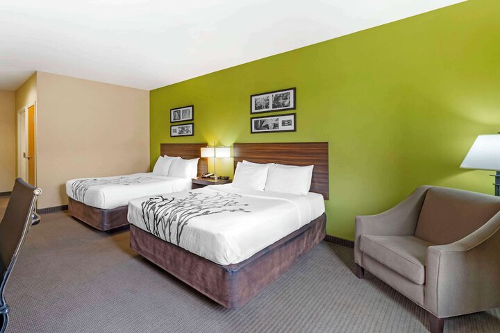 Room 32 of 61