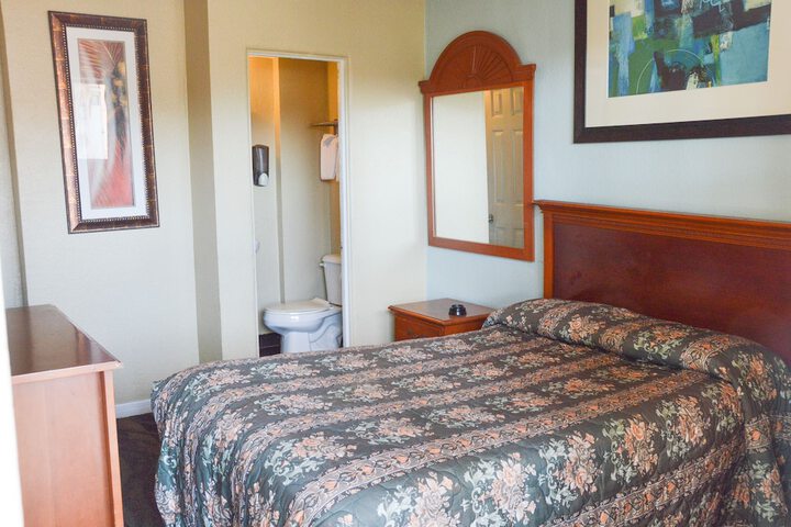 Room 21 of 39