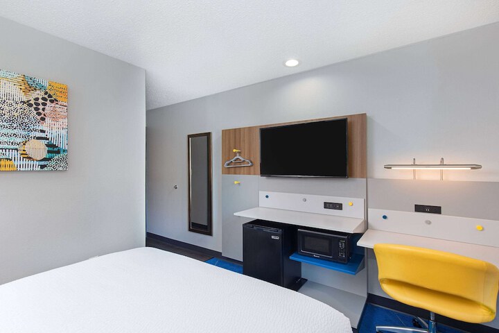 Room 21 of 26