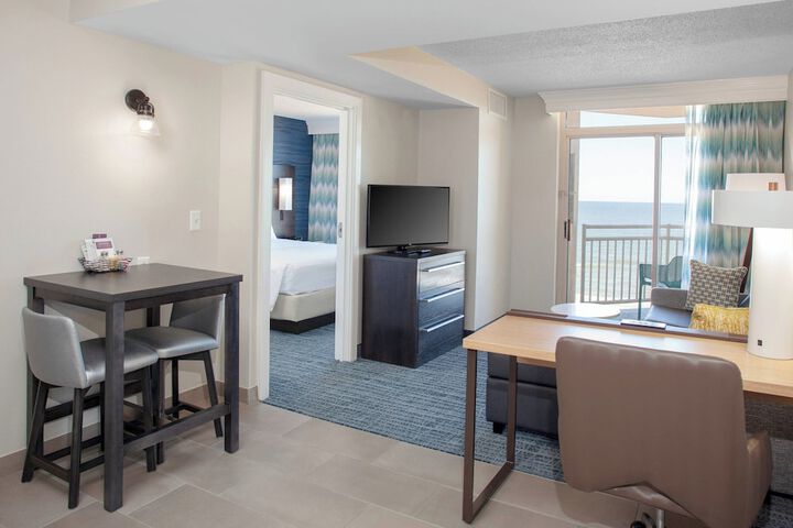 Room 19 of 28