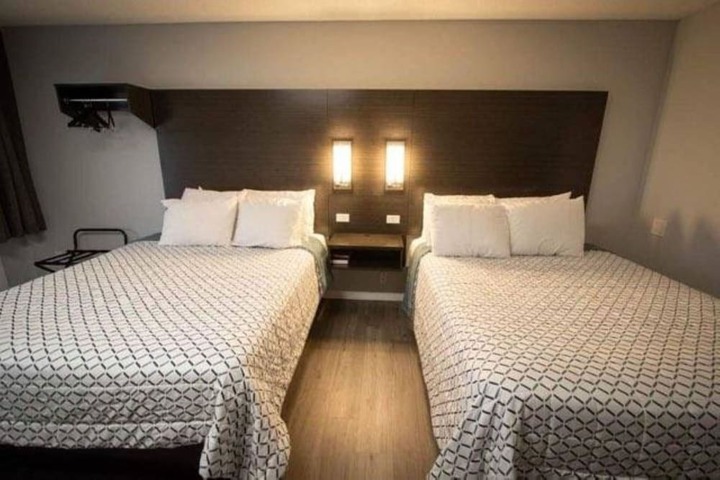 Room 20 of 120