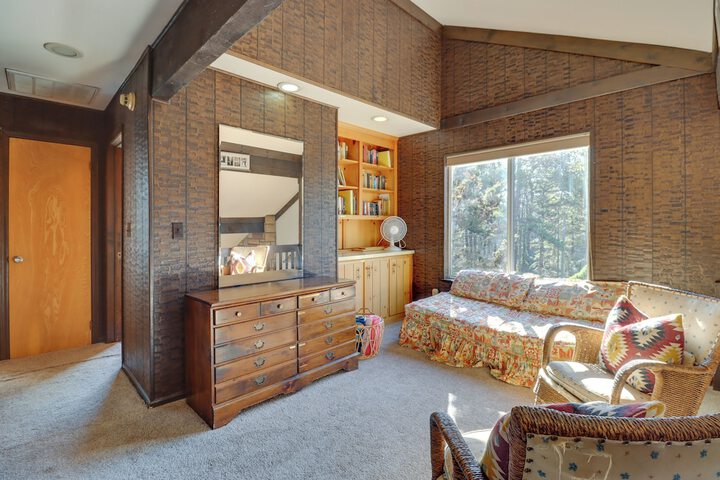 Near Skiing: Lakefront Gem w / Kayaks in Long Pond