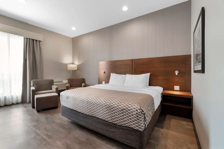 Room 15 of 37