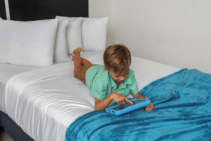 OASIS BAY SUITES Tampa, Busch Gardens, USF