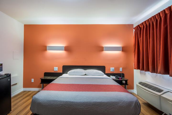 Room 20 of 28