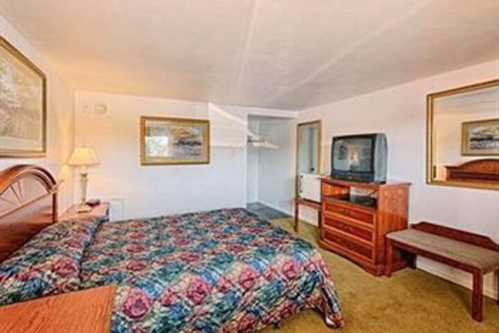 Econo Lodge Central