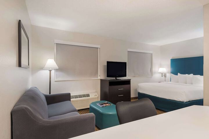 Room 17 of 42
