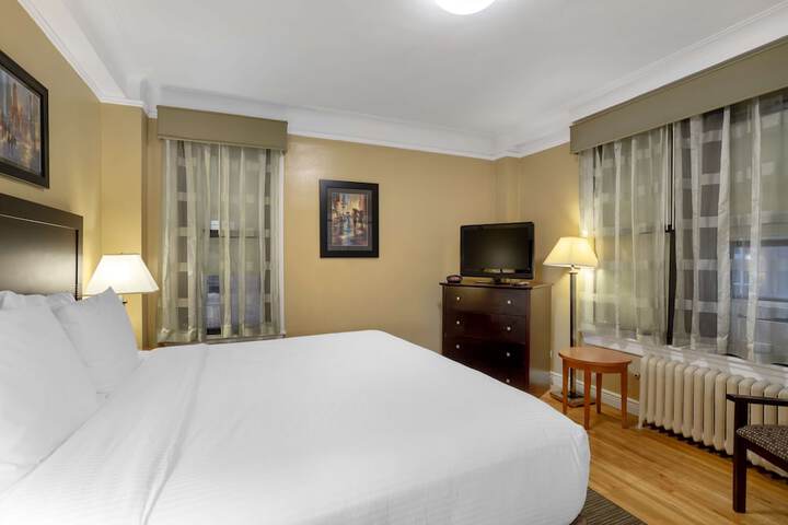 Room 37 of 82