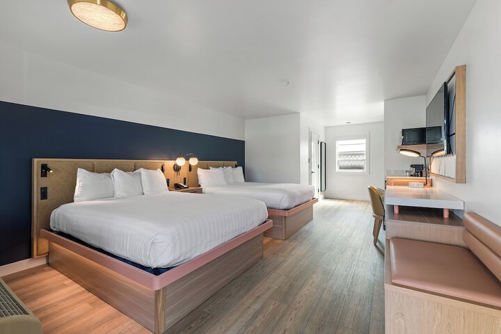 Room 14 of 20