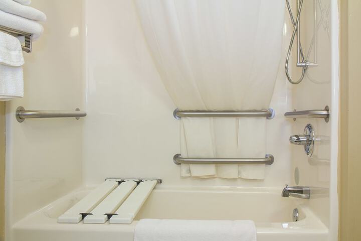 Country Inn & Suites by Radisson Marion, OH