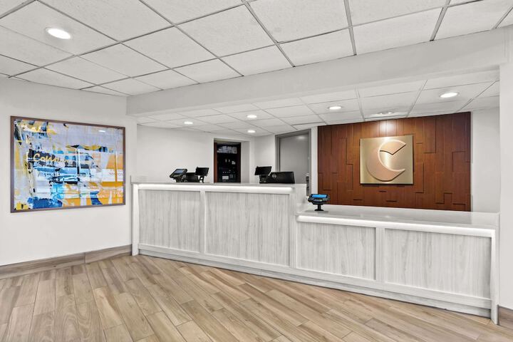 Comfort Inn & Suites Evansville Airport